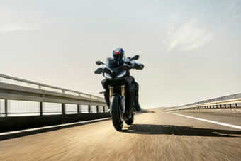 BMW S 1000 XR Front View BMW S 1000 XR Front View