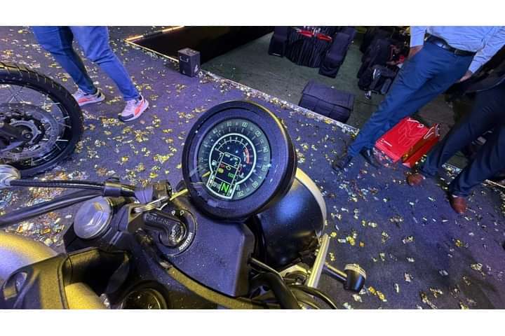 Brixton Cromwell 1200 Tachometer