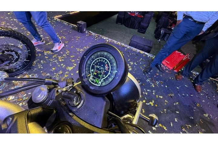 Brixton Cromwell 1200 Tachometer