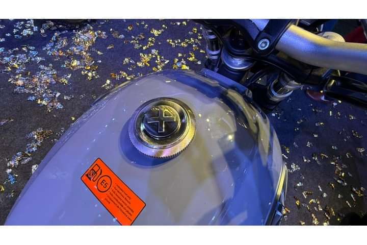 Brixton Cromwell 1200 Closed Fuel Lid