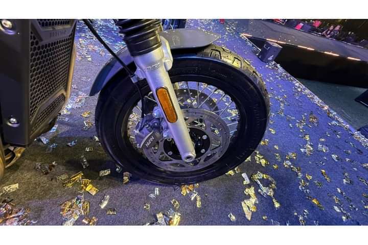 Brixton Cromwell 1200 Front WHeel