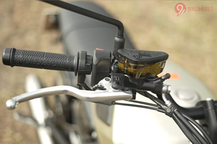 Brixton Crossfire 500 Right Side Handelbar Throttle Grip Brixton Crossfire 500 Right Side Handelbar Throttle Grip