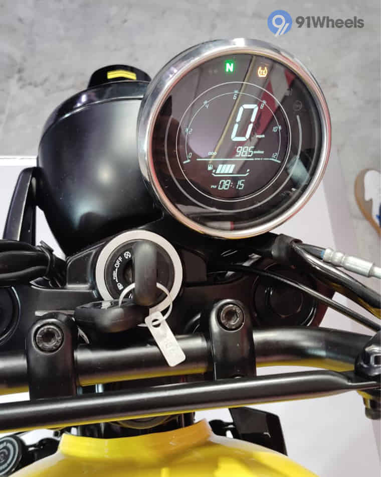 Handlebar & Console Area - 4
