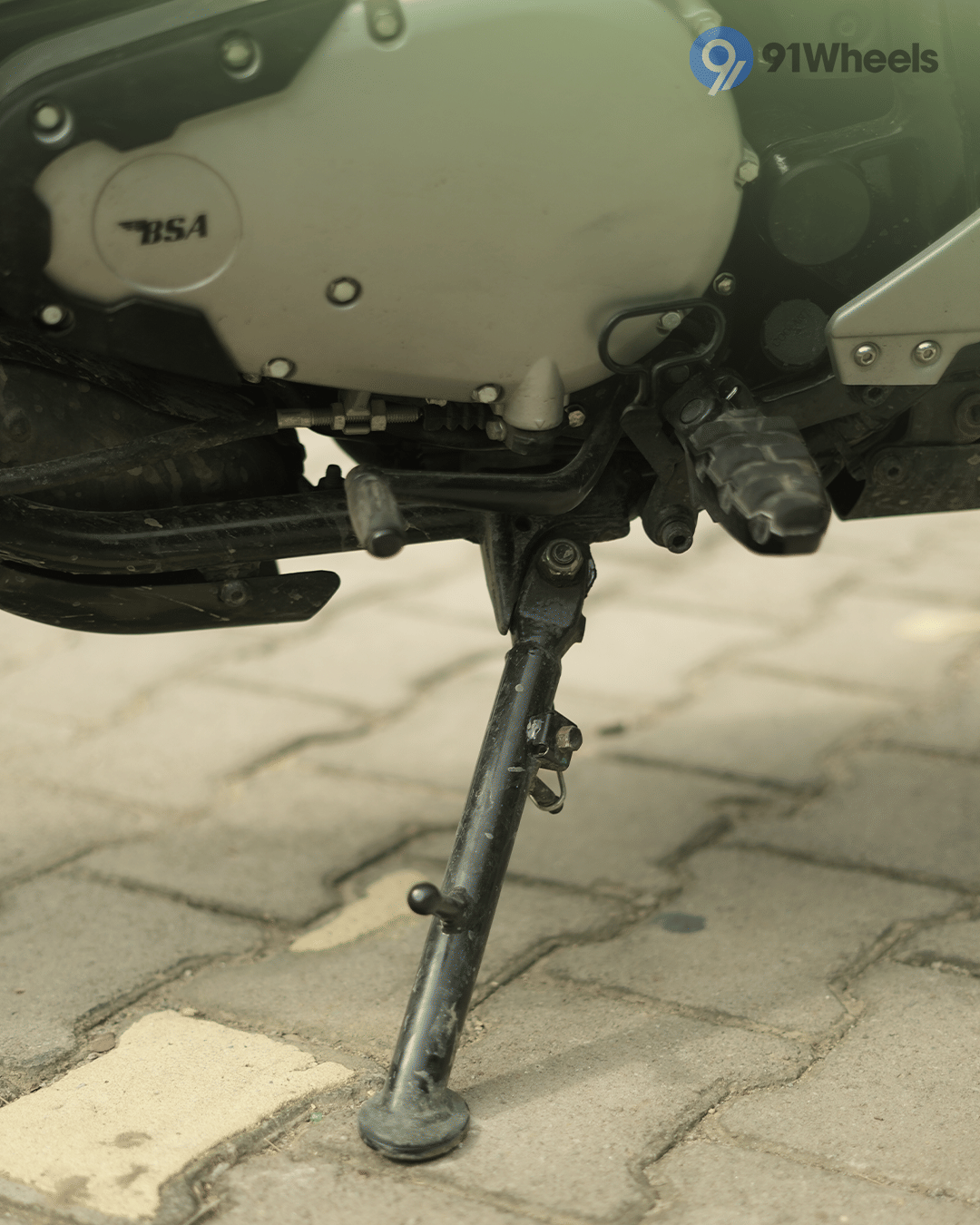 Side stand Side stand
