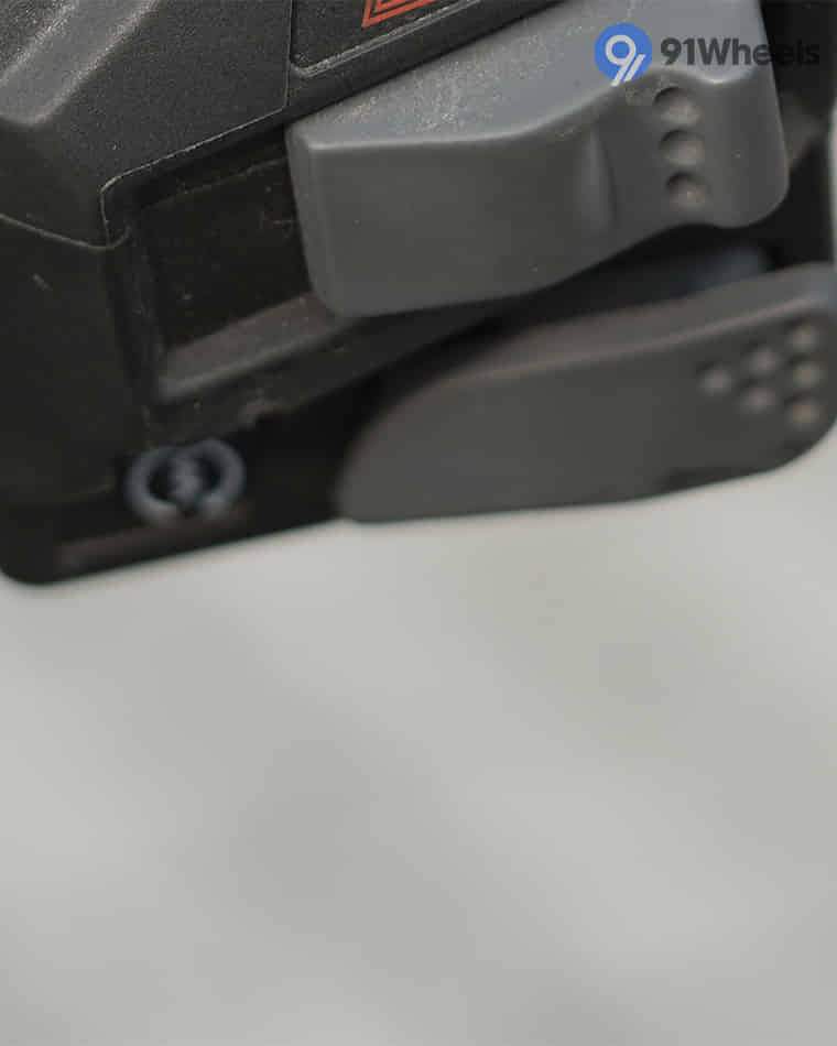 Handlebar & Console Area - 1