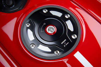 Ducati Diavel 1260 S Closed Fuel Lid