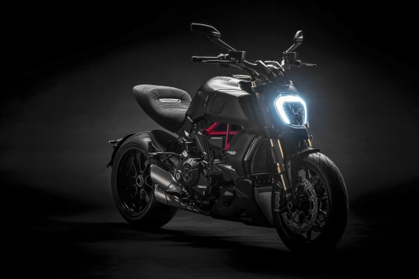Ducati Diavel 1260 Right Front Three Quarter