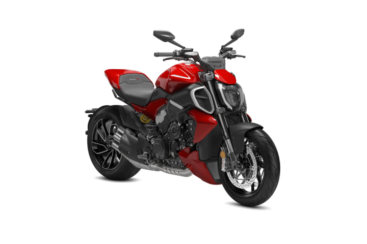 Ducati Diavel V4 Right Front Three Quarter