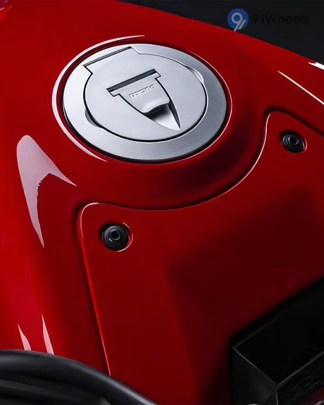 Diavel V4 Closed Fuel Lid