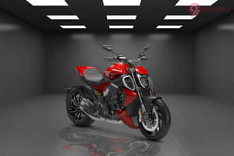Ducati Diavel V4 Right Front Three Quarter Ducati Diavel V4 Right Front Three Quarter