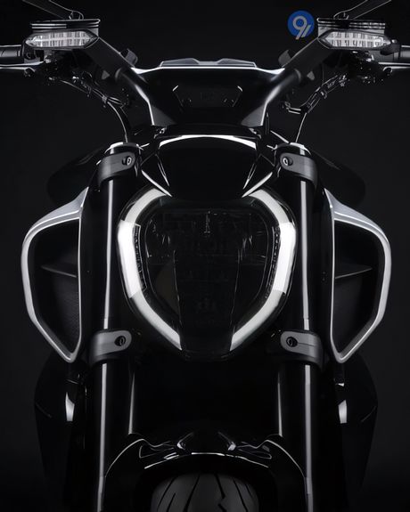 Diavel V4 Daytime Running Lamp