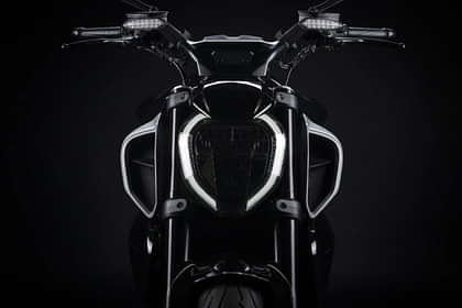 Ducati Diavel V4 Head Light