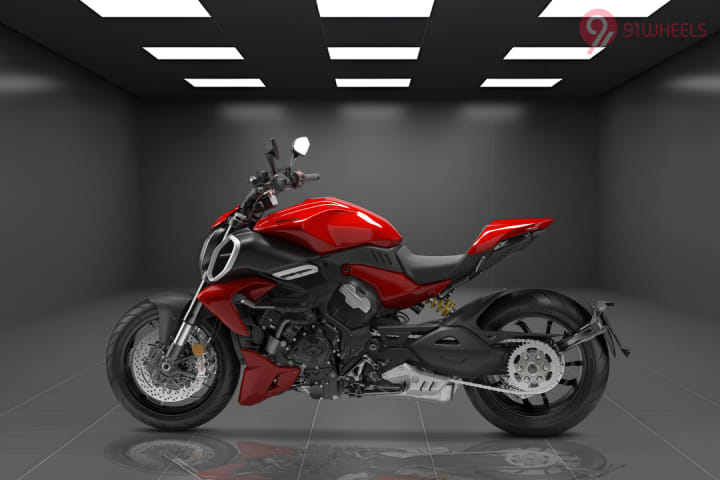Ducati Diavel V4 Left Side View