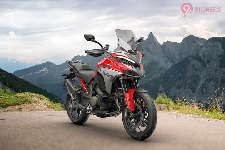 Ducati Multistrada V4 Right Front Three Quarter
