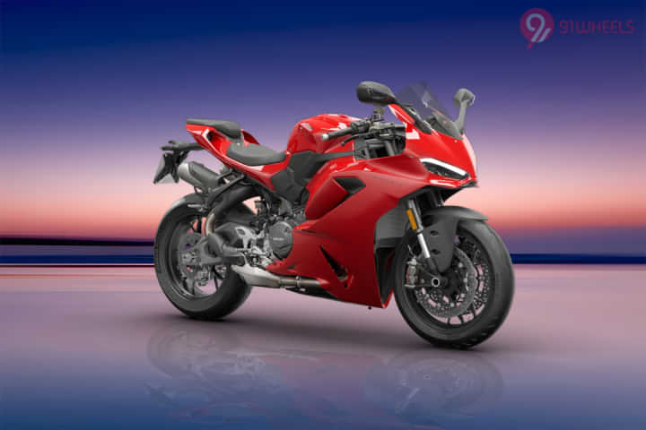 Ducati Panigale V2 Right Front Three Quarter Ducati Panigale V2 Right Front Three Quarter