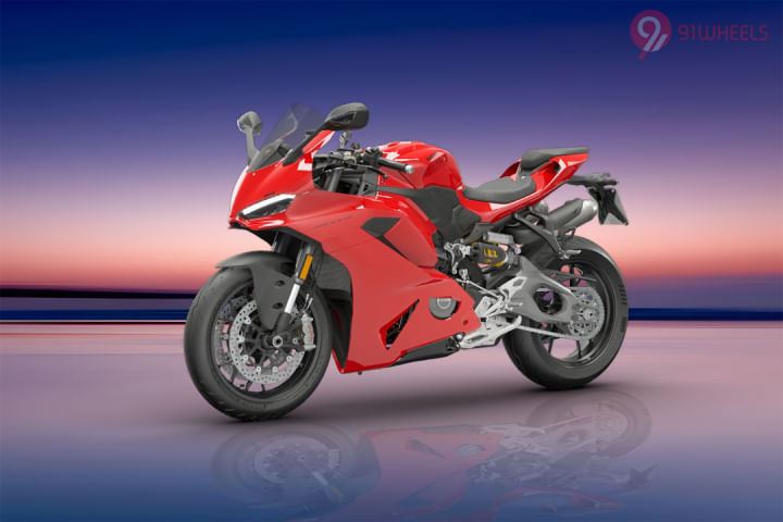 Ducati Panigale V2 Left Front Three Quarter