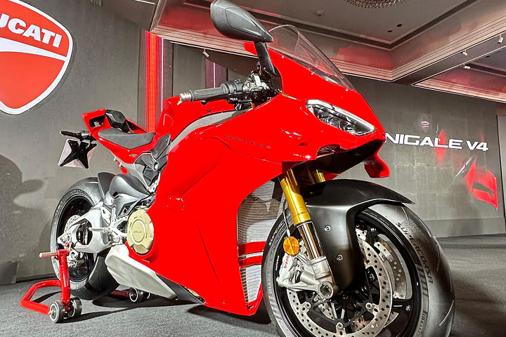 Ducati Panigale V4 Right Front Three Quarter
