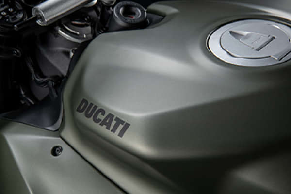 Ducati Streetfighter V2 Fuel Tank