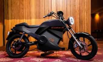 Earth Energy EV Evolve R 2022-2025 Right Side View Earth Energy EV Evolve R 2022-2025 Right Side View