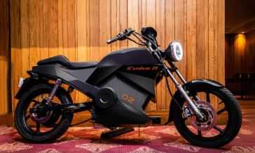 Earth Energy EV Evolve R 2022-2025 Right Side View Earth Energy EV Evolve R 2022-2025 Right Side View