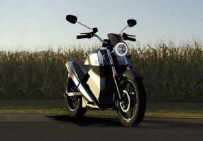 Earth Energy EV Evolve R 2022-2025 Right Front Three Quarter