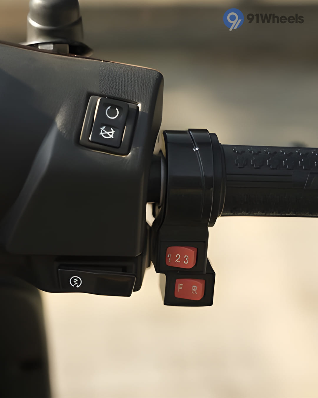 Handlebar & Console Area - 1