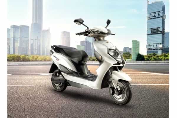 Evolet Derby 2021-2025 Right Front Three Quarter Evolet Derby 2021-2025 Right Front Three Quarter