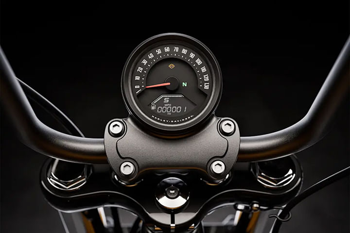 Harley-Davidson Street Bob Tachometer