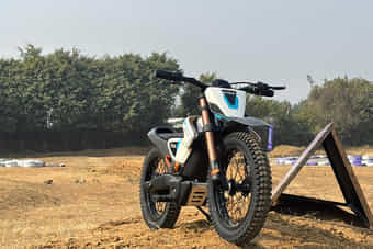 Hero Vida Dirt.E Right Front Three Quarter Hero Vida Dirt.E Right Front Three Quarter