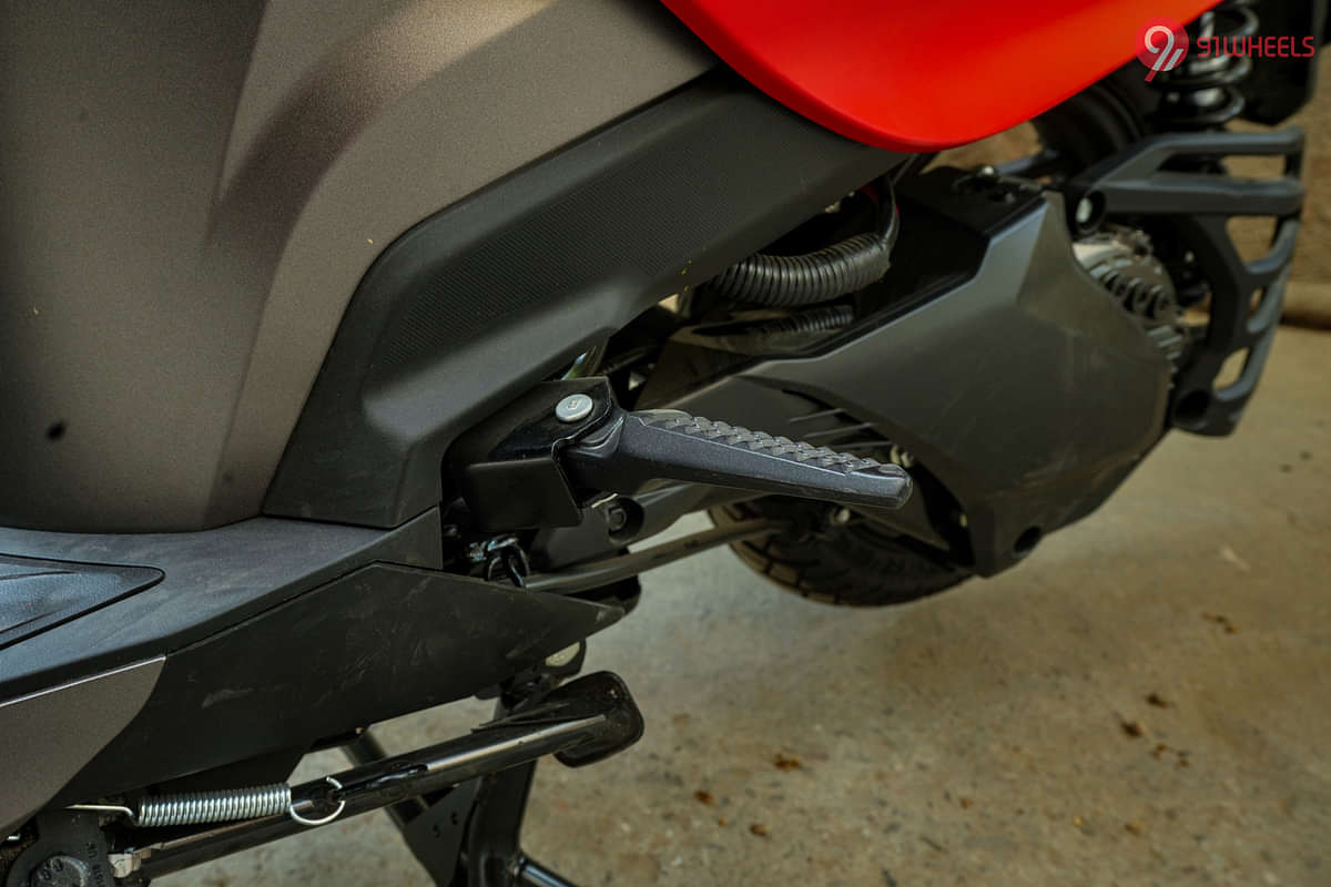 Vida V1 Pillion Footrest