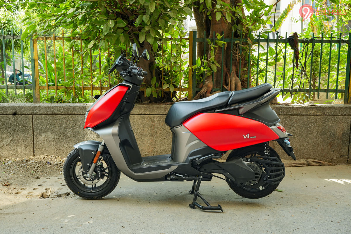 Vida V1 2022-2024 Left Side View