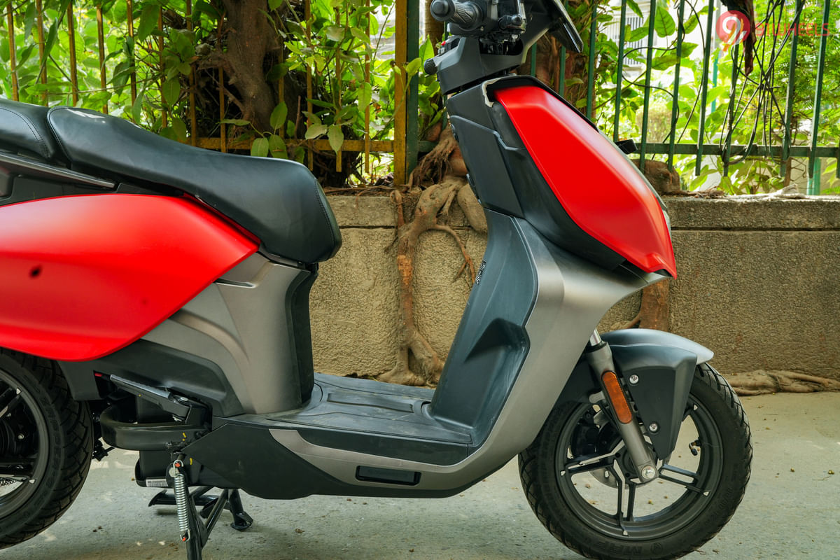 Vida V1 2022-2024 Right Side Body Panel