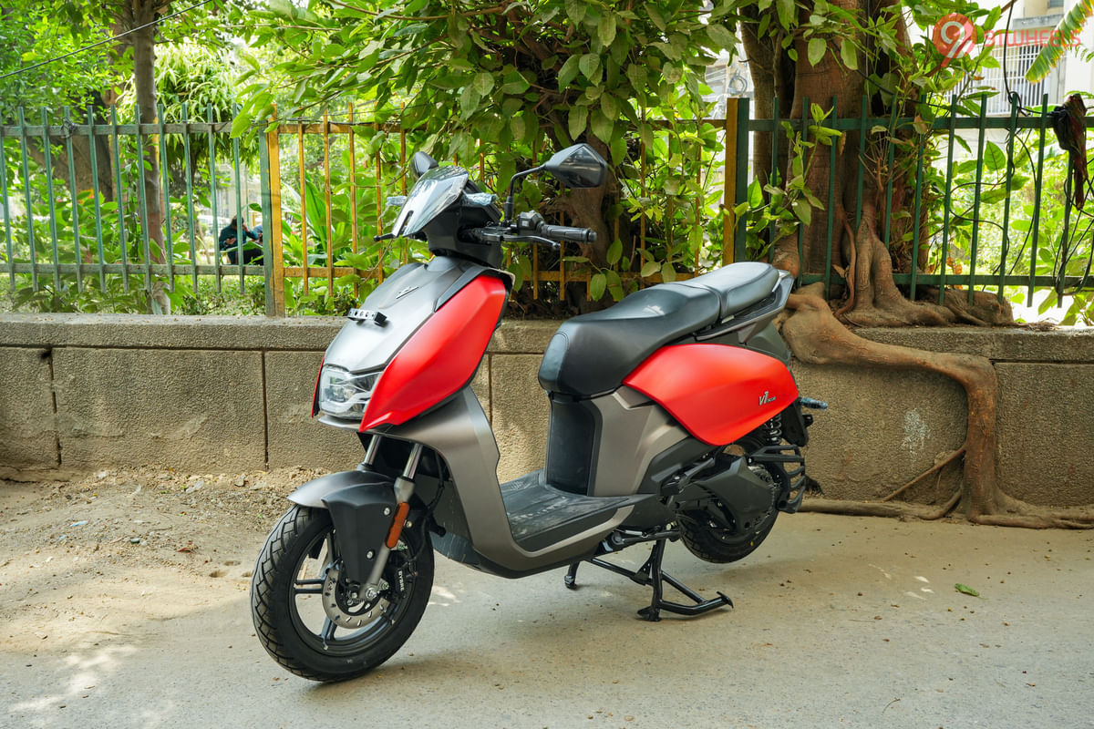 Vida V1 2022-2024 Left Front Three Quarter
