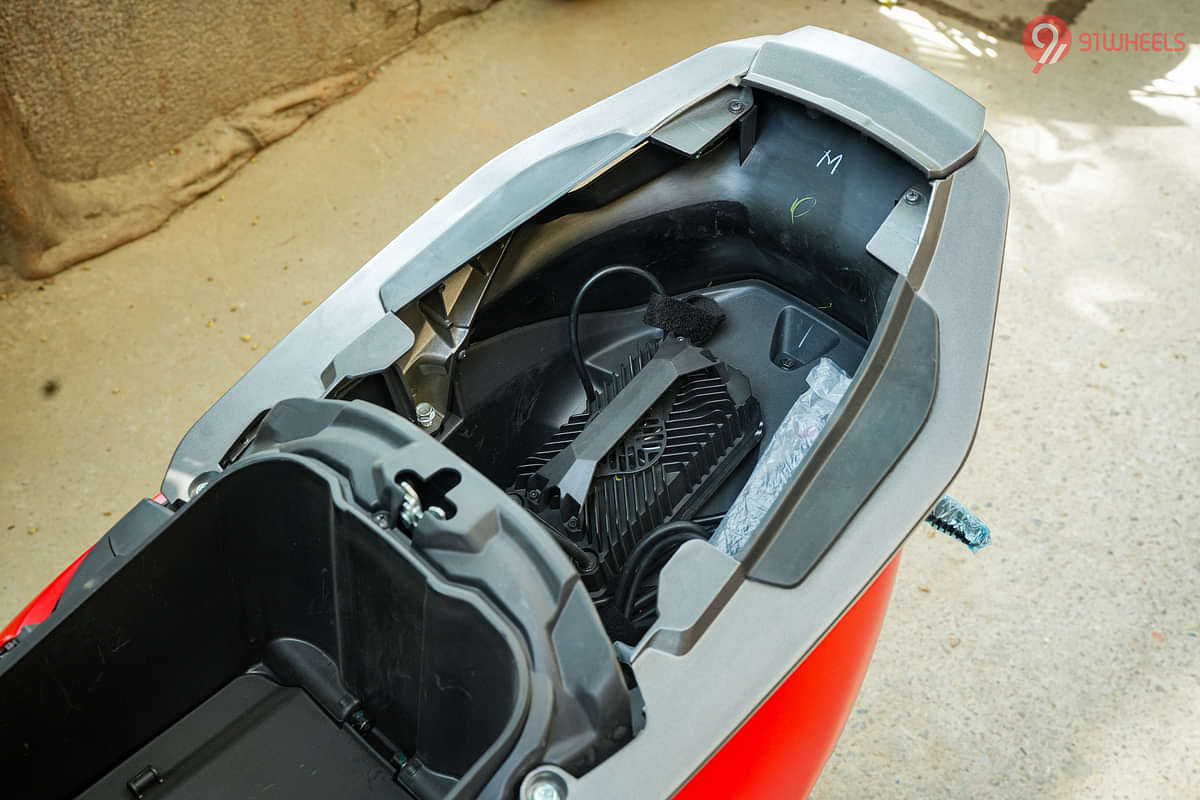 Vida V1 Underseat Storage