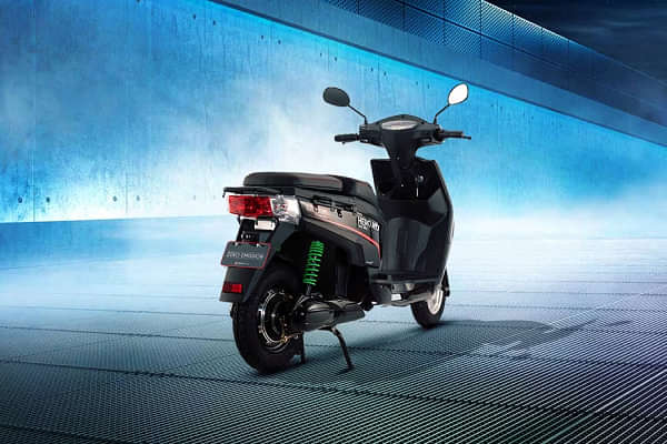 Hero Electric NYX Right Rear Three Quarter