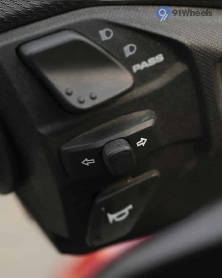 Handlebar & Console Area - 1