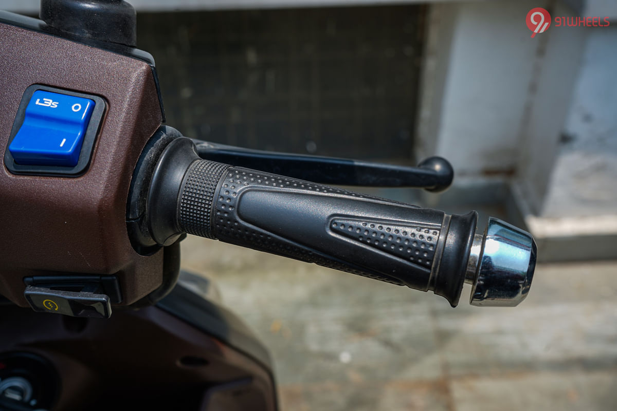 Hero Destini 125 XTEC  2022 - 2025 Right Side Handelbar Throttle Grip