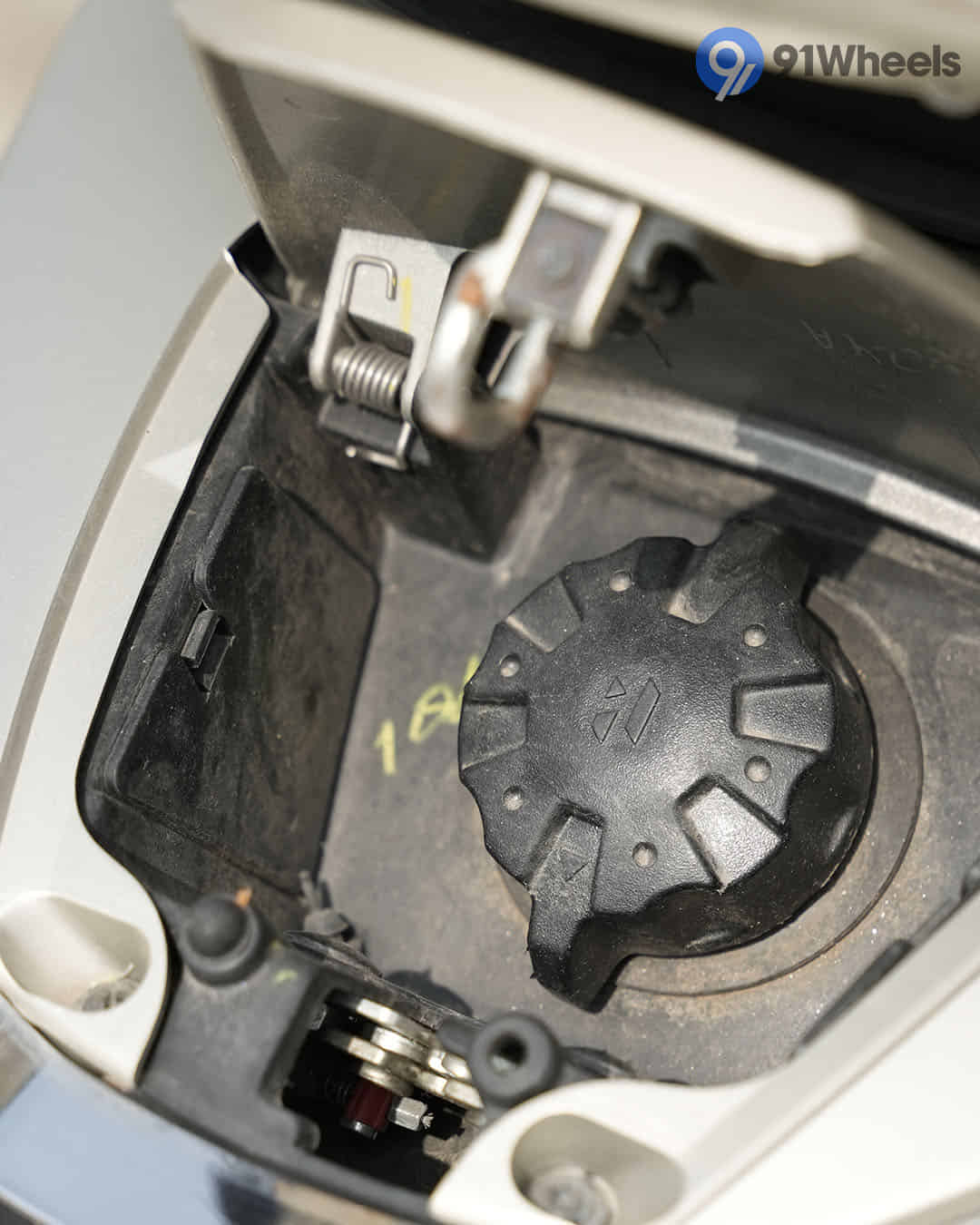 Open Fuel Lid Open Fuel Lid