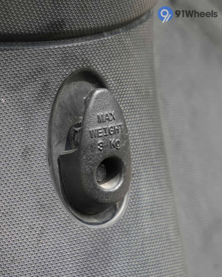 Seat & Storage - 4 Seat & Storage - 4