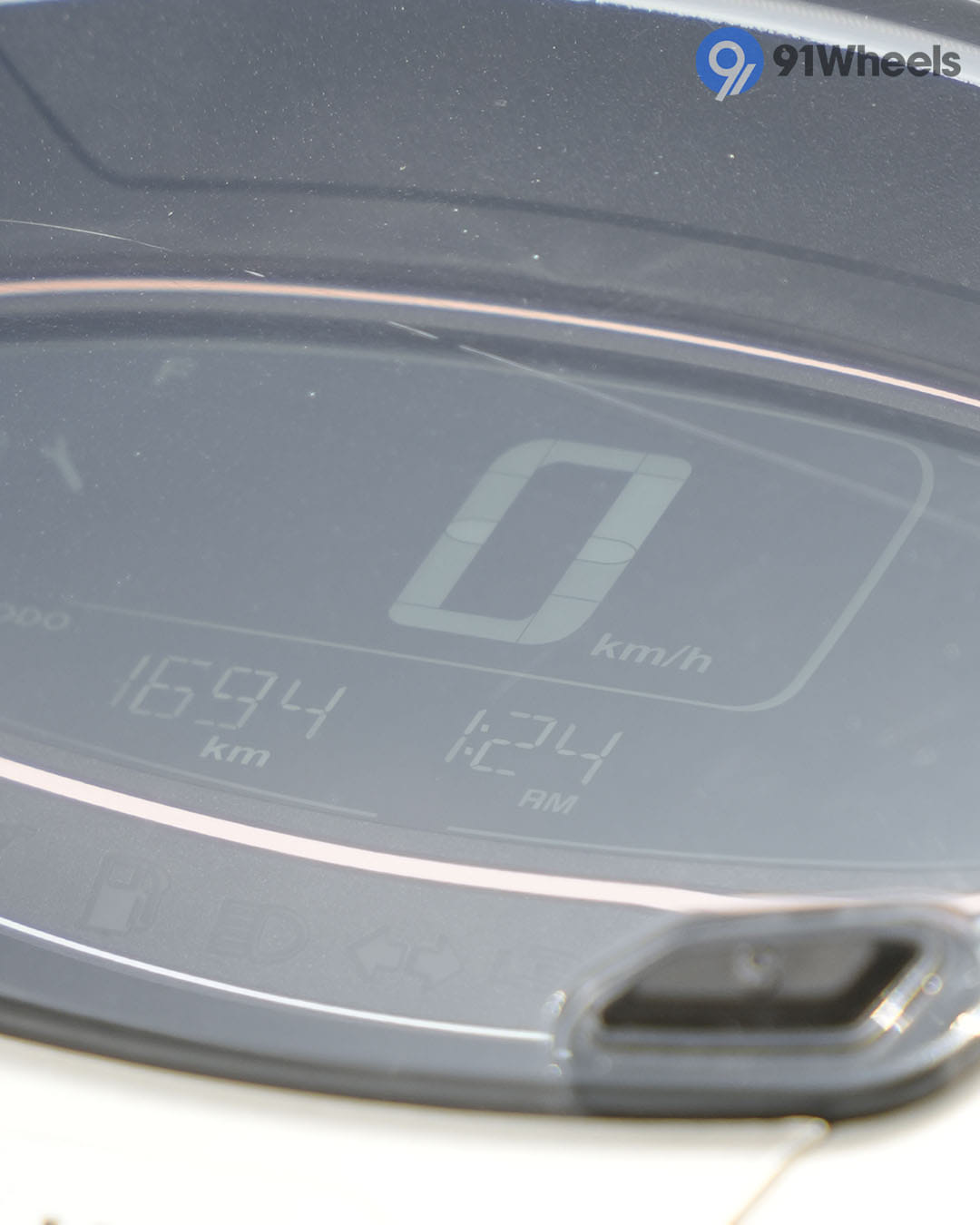 Handlebar & Console Area - 5