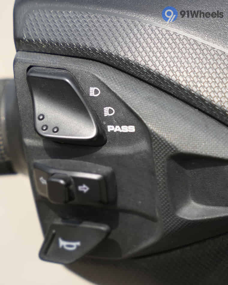 Handlebar & Console Area - 1 Handlebar & Console Area - 1