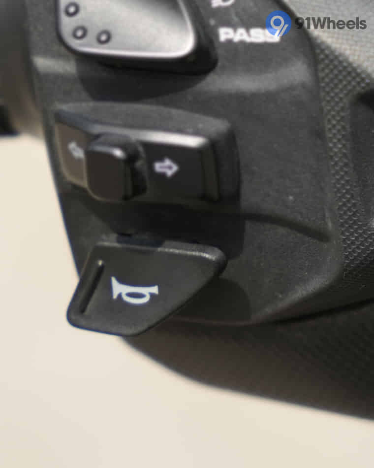 Handlebar & Console Area - 4 Handlebar & Console Area - 4