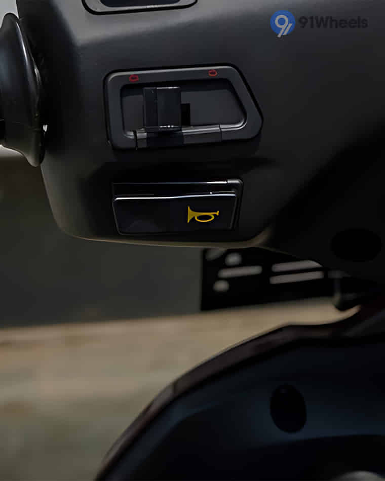 Handlebar & Console Area - 2