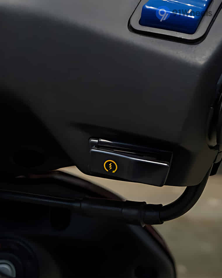 Handlebar & Console Area - 6