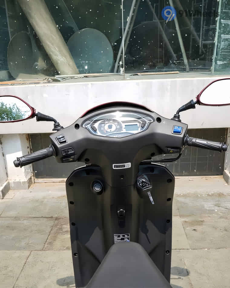 Handlebar & Console Area - 4