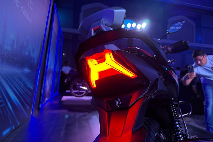 Hero Glamour X Tail Light