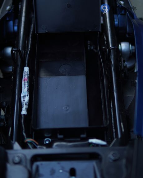 Glamour X Underseat Storage