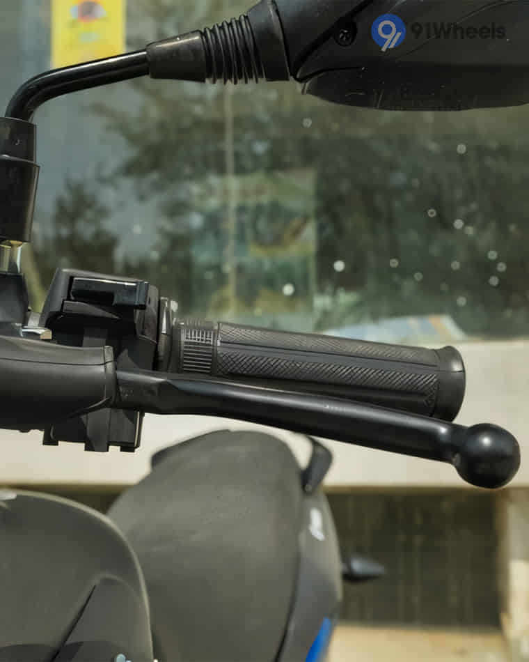 Handlebar & Console Area - 7