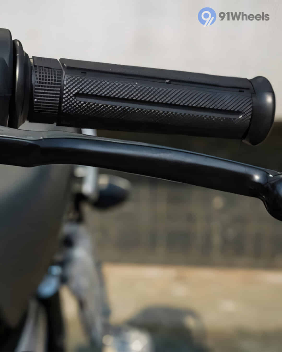 Right Side Handelbar Throttle Grip