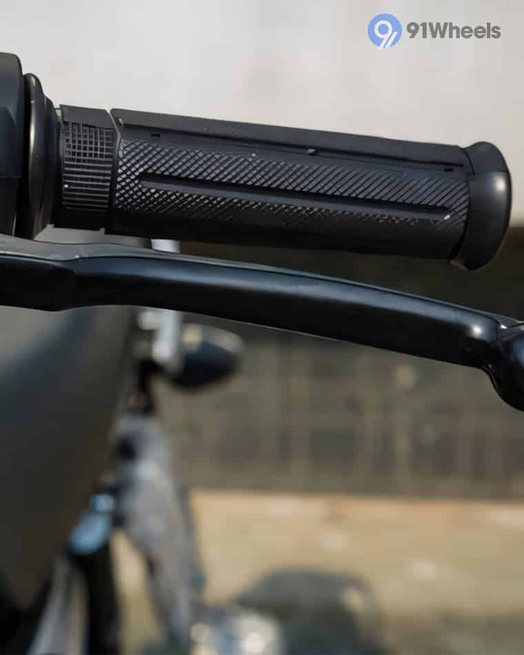 Handlebar & Console Area - 44